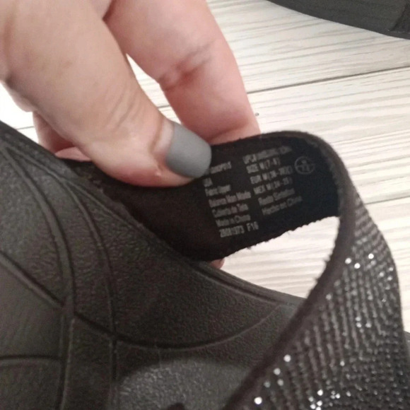 Comfort black sequence tong Sandals women's size 7/8 - Picture 5 of 6